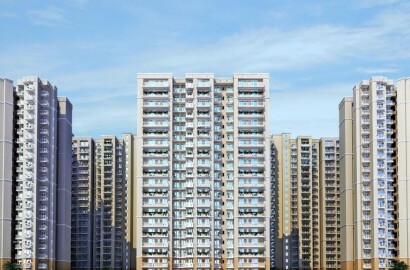 4 bhk + Servant Apartment available for sale in Panchsheel Green