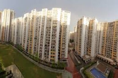 4 bhk + Servant Apartment available for sale in Panchsheel Green — photo 4