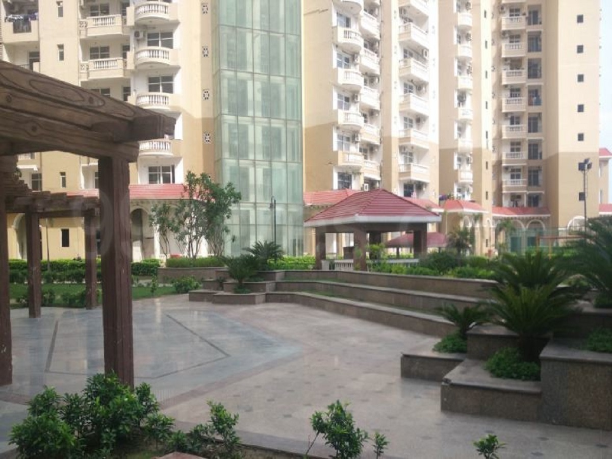 Amrapali Sapphire Apartments, Sector 45 Noida — photo 1