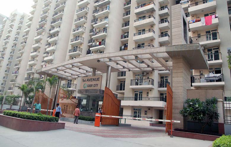 2 bhk flat available for sale in Gaur City 2