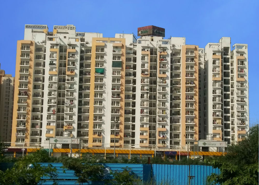 4 bhk + Servant Apartment available for sale in Panchsheel Green