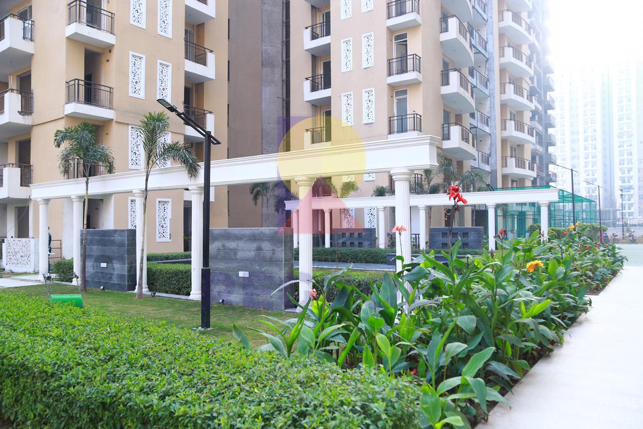 3 bhk + Servant apartment available for sale in Royal Court  n Sector-16 Noida Extension