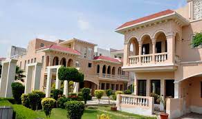 4 bhk + servant + 1 Room Expendable Independent House available for sale in Amrapali Leisure Valley Villa